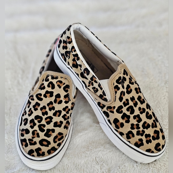 Vans Shoes - Great Condition: Vans Cheetah Print Sneaker Women 7/Men 5.5
